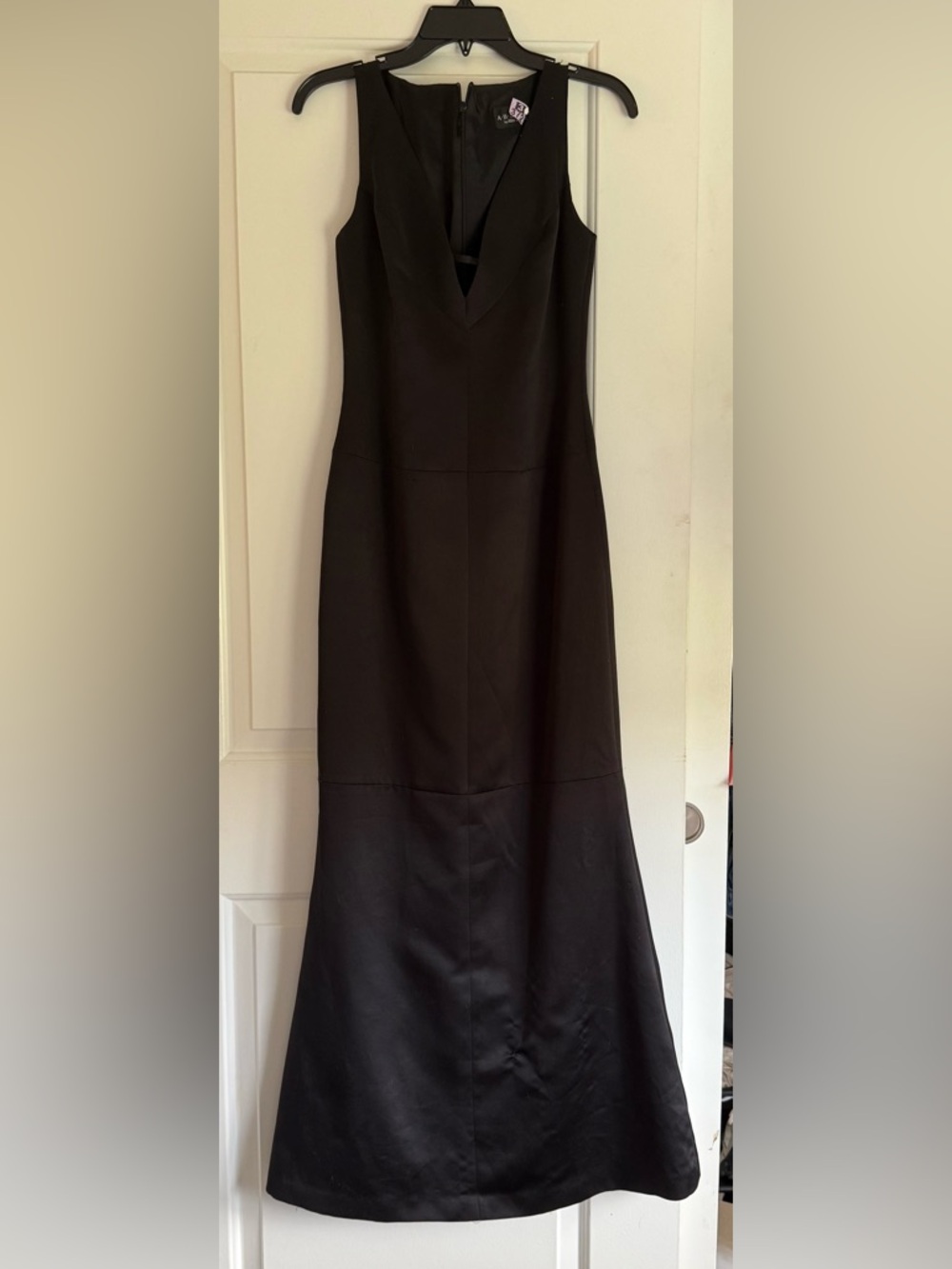 ABS Allen Schwartz Black Sleeveless V-Neck Prom Gown